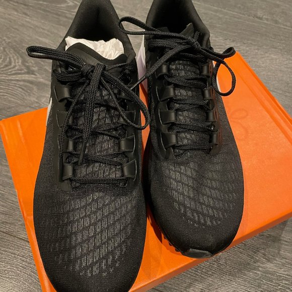 Nike Air Zoom Pegasus 37 US9 MEN'S Black & White Running shoes - Picture 4 of 8